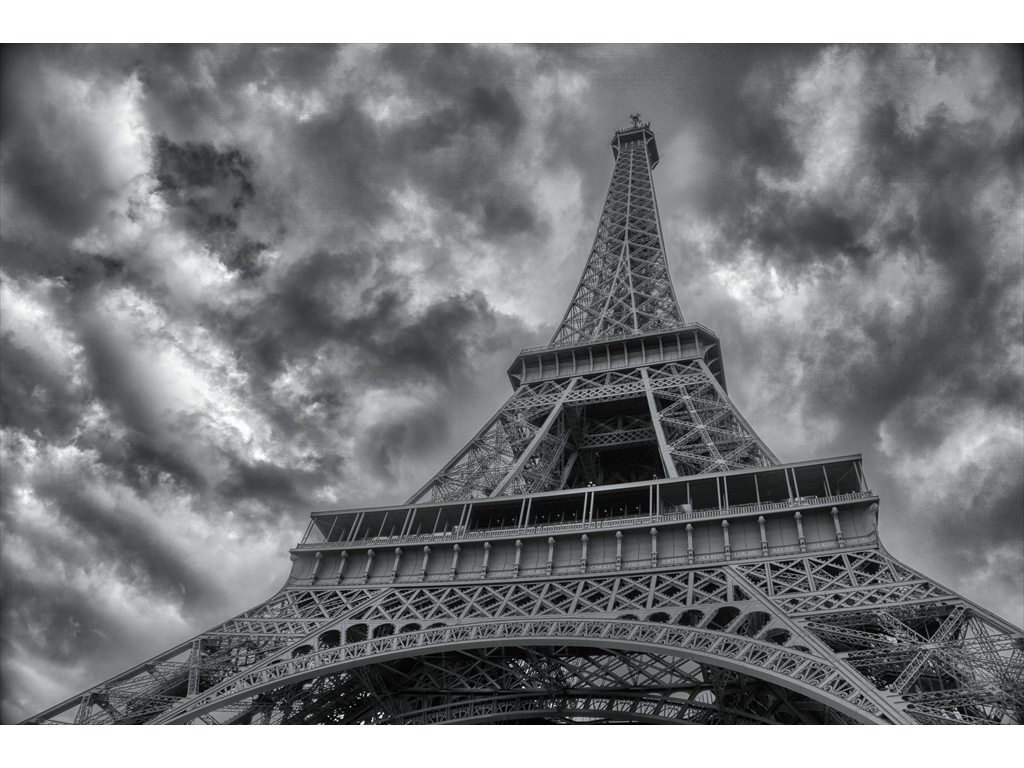 Paris_Eifelturm_sw